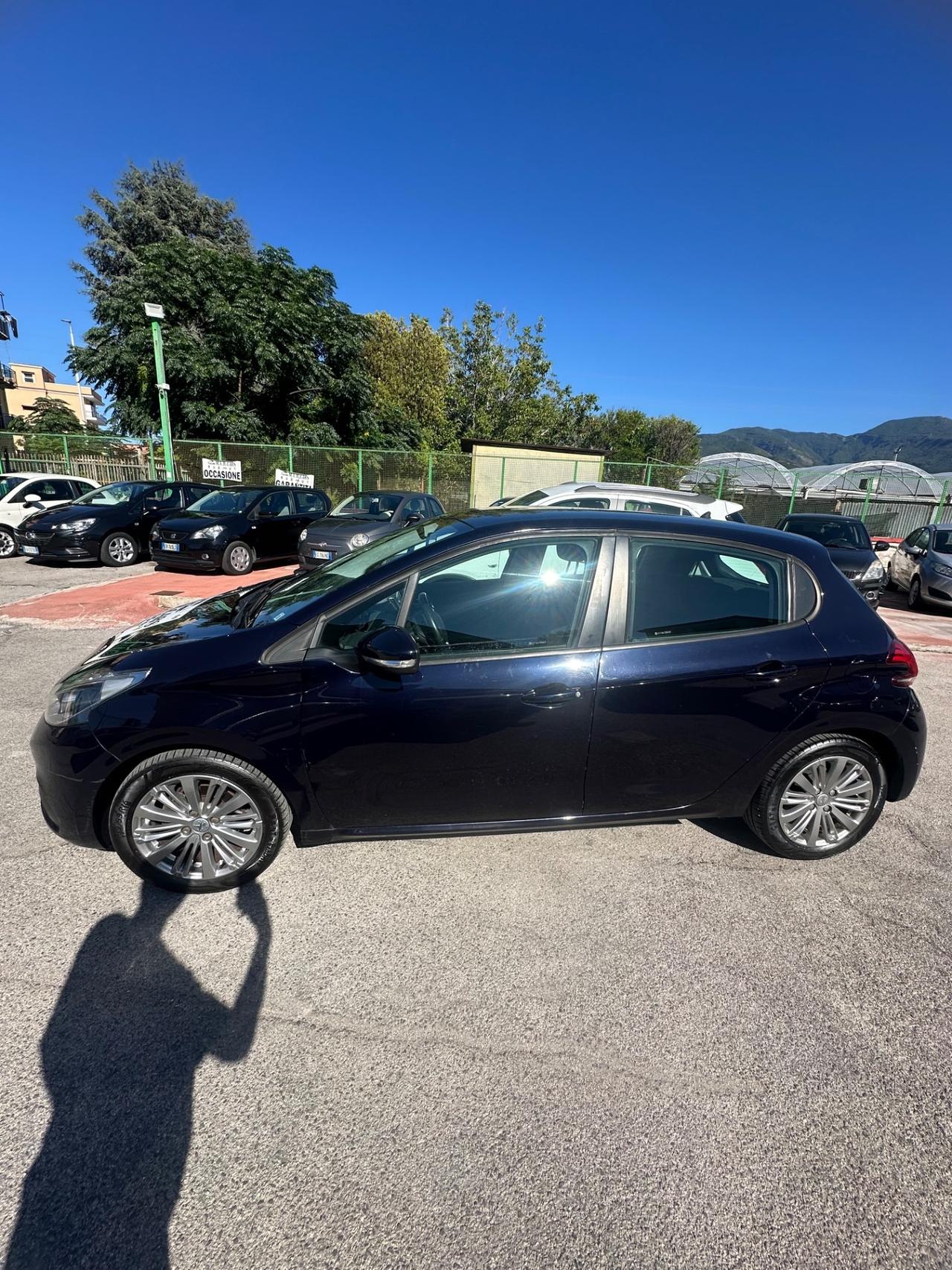 Peugeot 208 PureTech 82 5p. GPL Allure