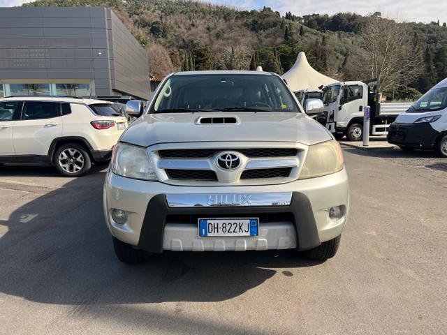 TOYOTA Hilux 3.0 D-4D aut.4WD 4p. Double Cab SR
