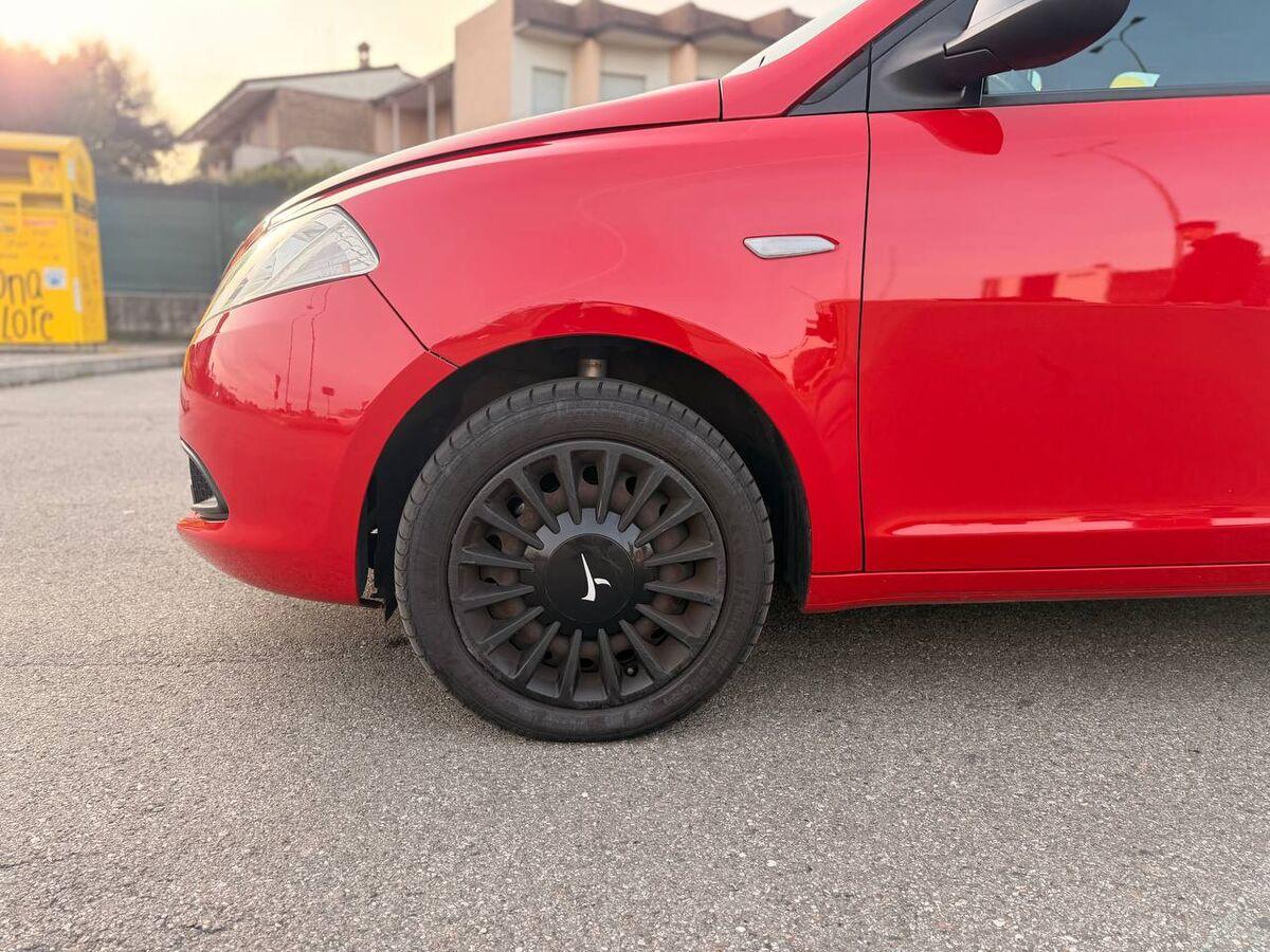 Lancia Ypsilon 1.2 8v Platinum ecochic Gpl 69cv E6