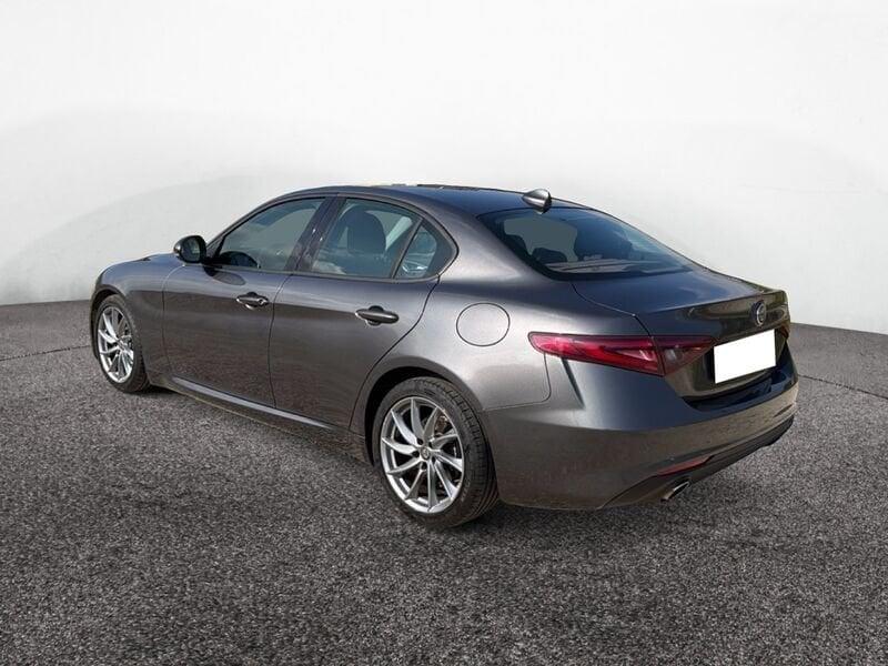 Alfa Romeo Giulia 2.2 Turbo AT8 180CV Super