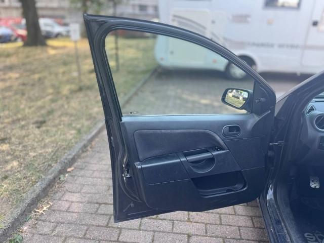 Ford Fiesta GOMME NUOVE!