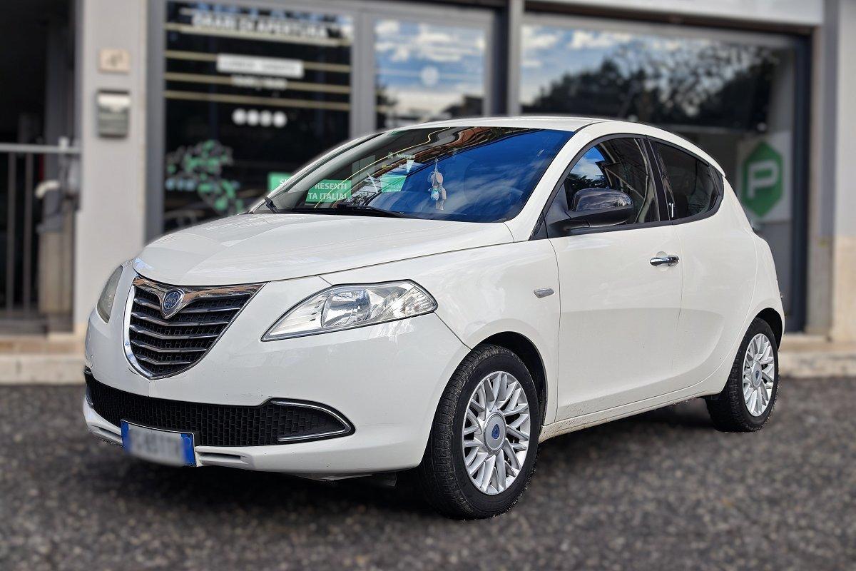 LANCIA Ypsilon 1.2 69 CV 5 porte Gold