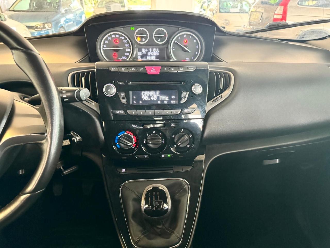 Lancia Ypsilon 0.9 TwinAir 85 CV 5 porte S&S Gold