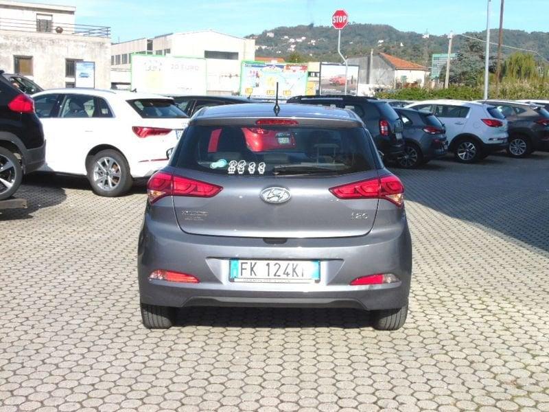 Hyundai i20 1.2 84 CV 5 porte Blackline MOLTO BELLA TUTTA TAGLIANDATA HYUNDAI