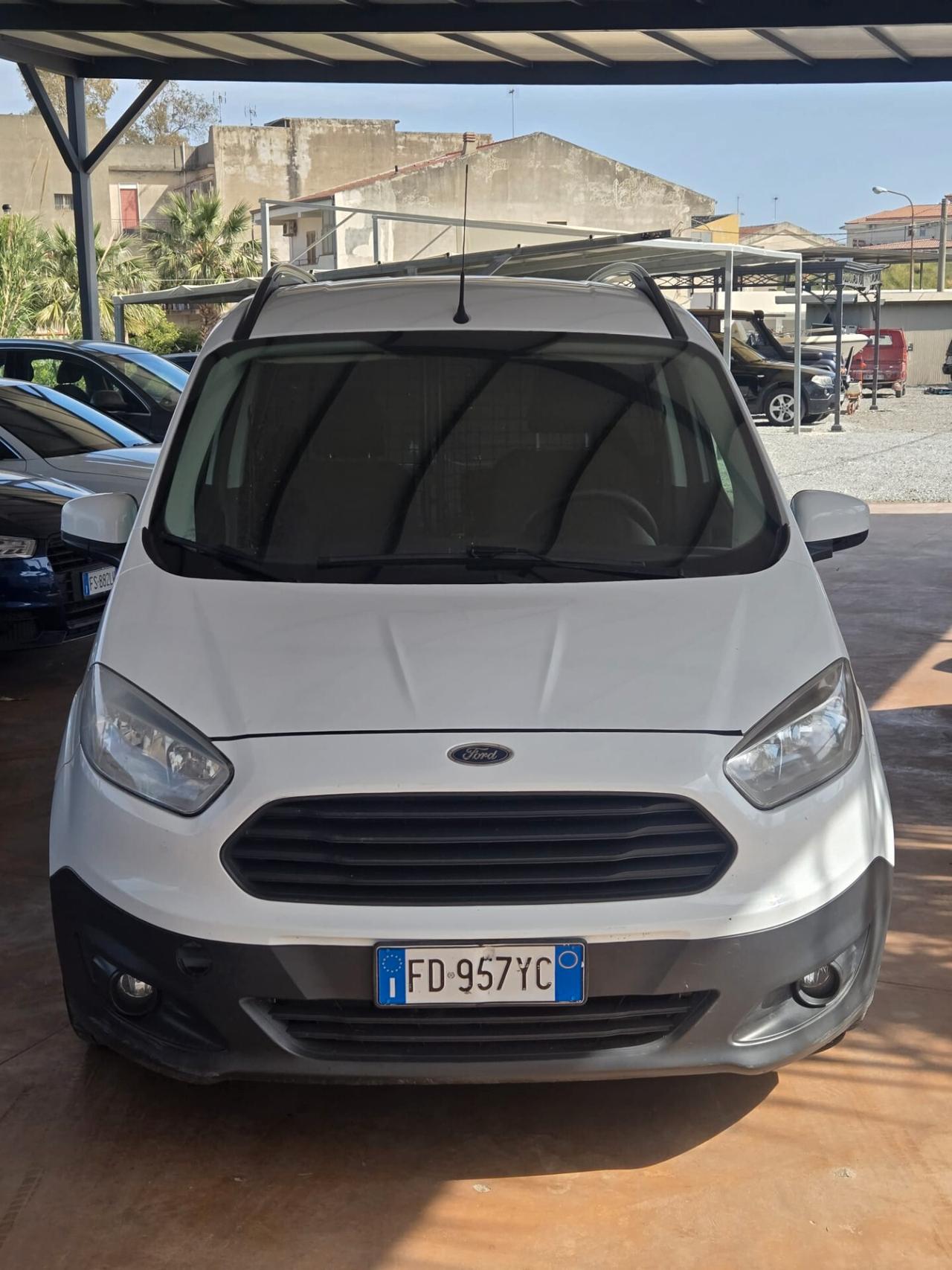 Ford Tourneo Courier 1.5 TDCI 95 CV Titanium