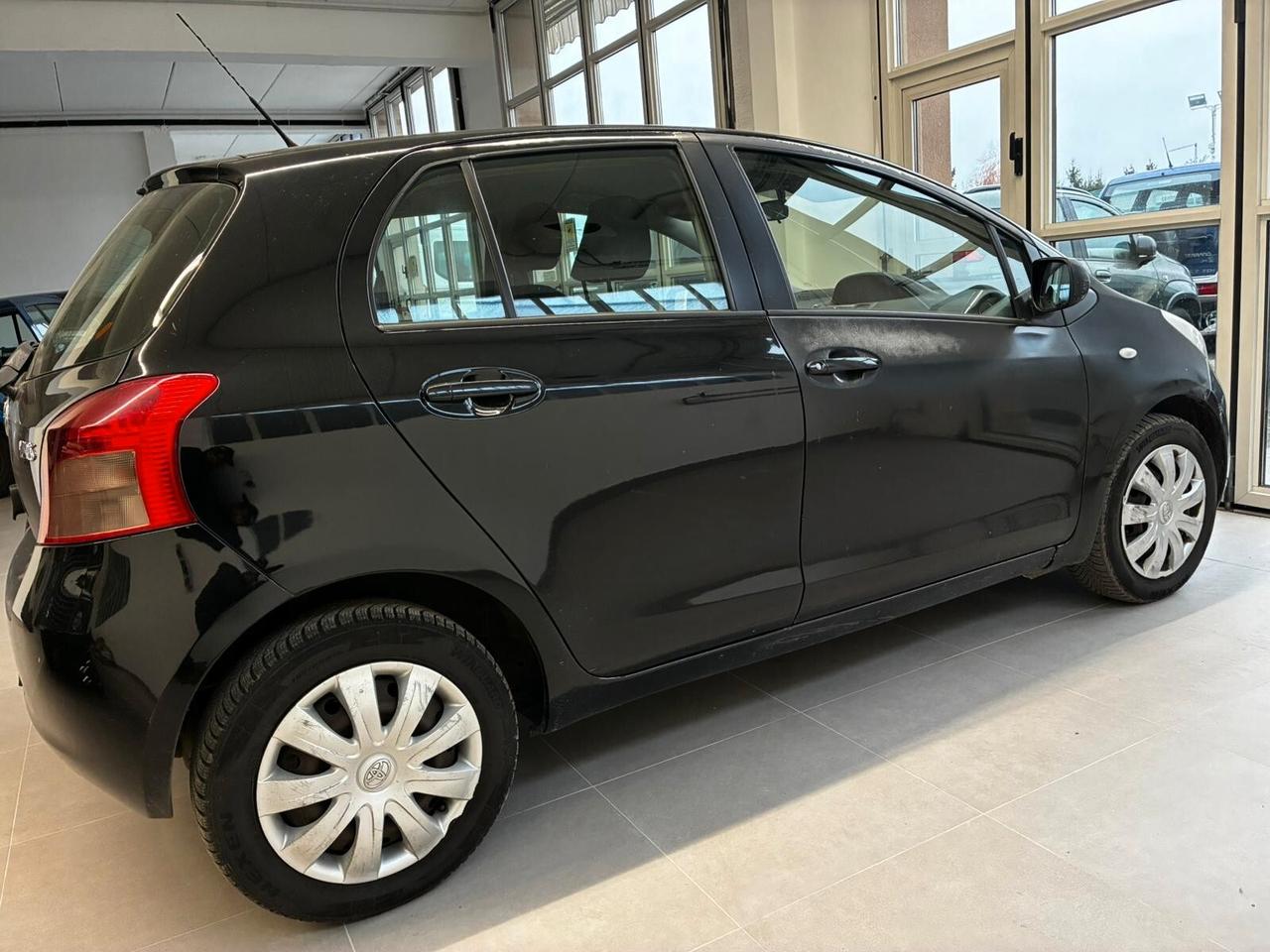 Toyota Yaris 1.3 BENZINA 5PORTE