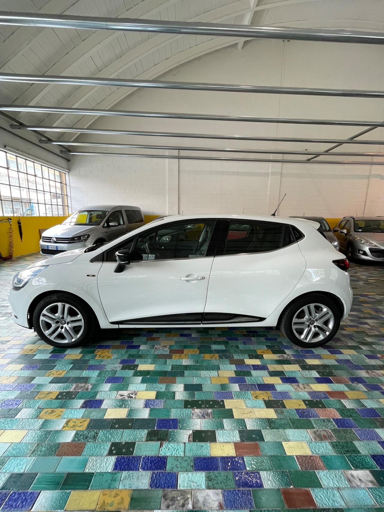 Renault Clio 1.5 dCi 8V 90 CV Moschino