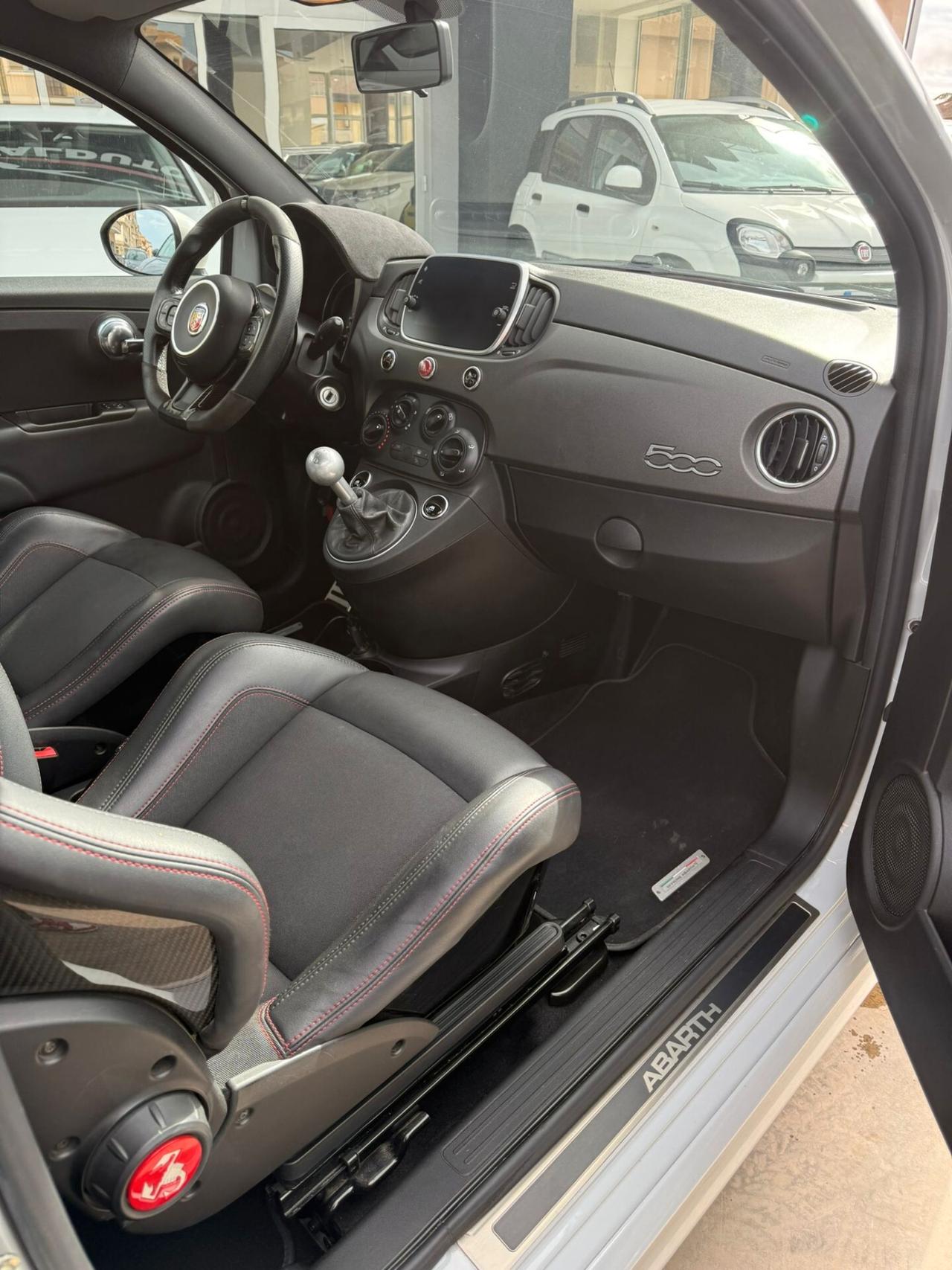 Abarth 595 1.4 Turbo T-Jet 180 CV Esseesse