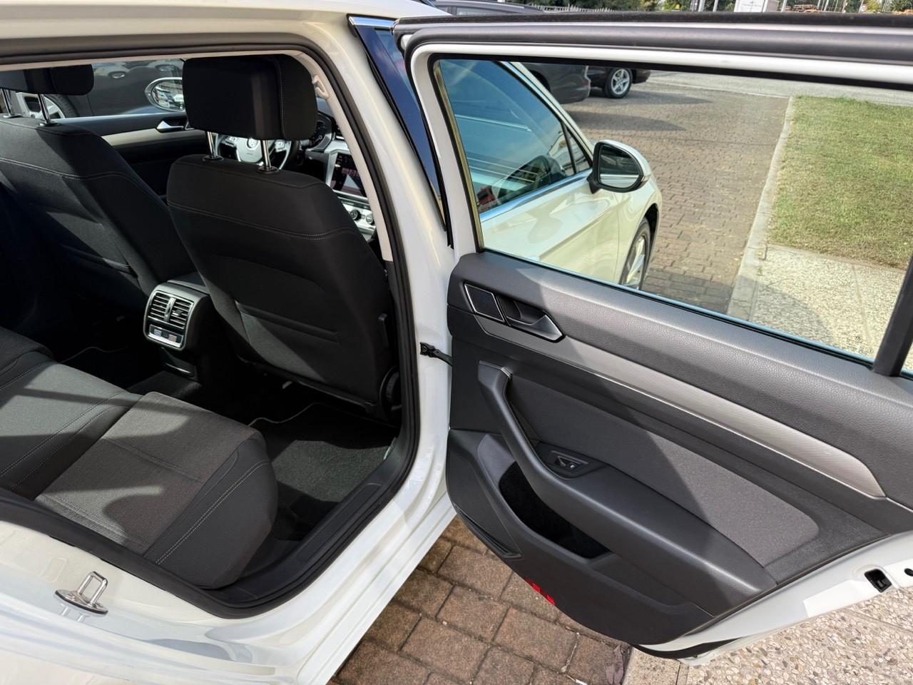 VW Passat 2.0 TDI DSG PREZZO REALE/NAVIPRO