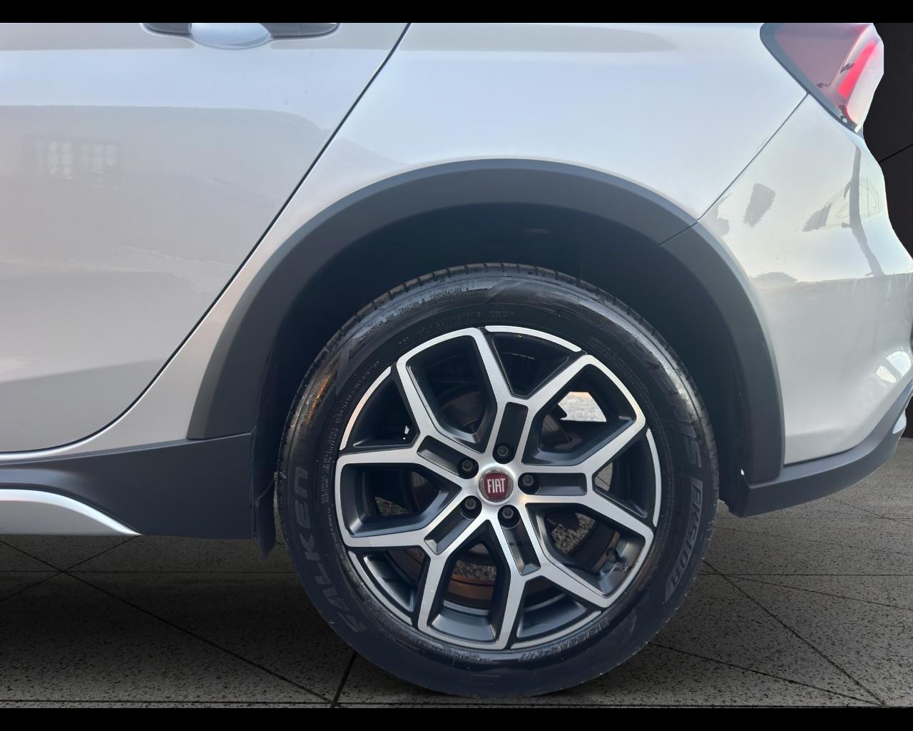 FIAT Tipo (2015-->) - Tipo 1.6 Mjt S&S 5 porte Cross