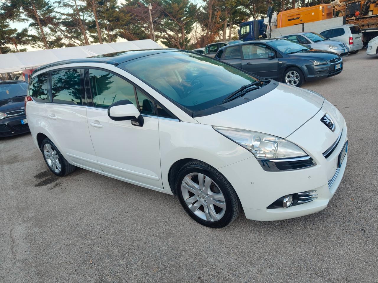 Peugeot 5008 1.6 HDi 115CV Business