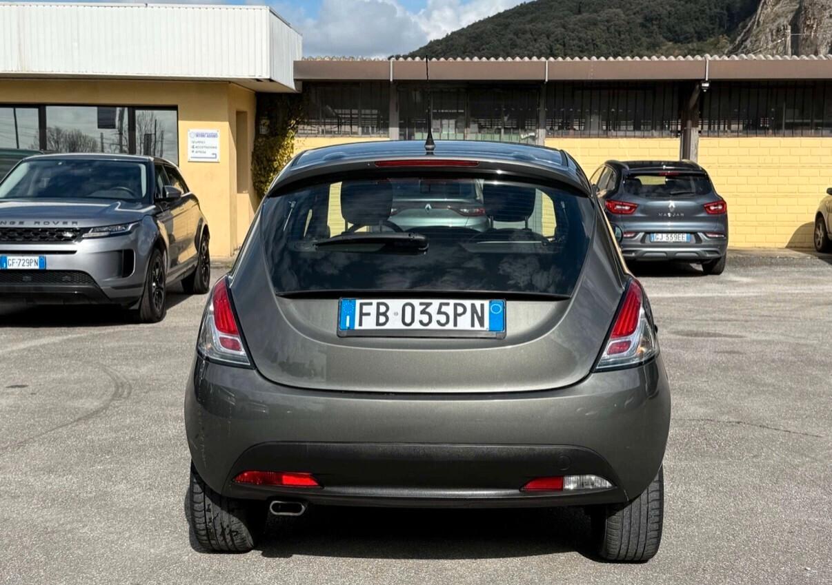 Lancia Ypsilon 1.2 69 CV 5 porte Elefantino