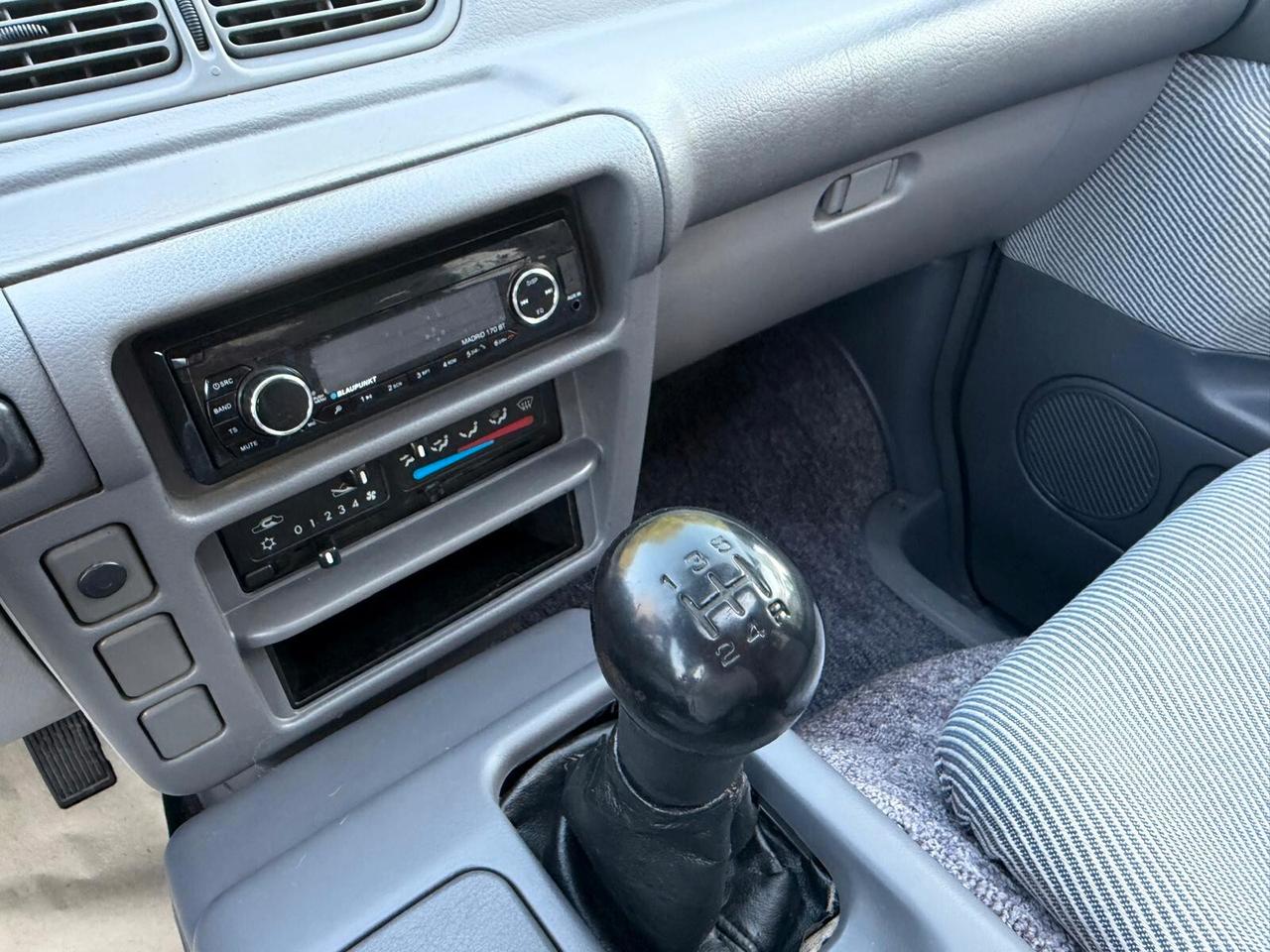 Nissan Serena 2.0i 16V cat 5 porte SLX