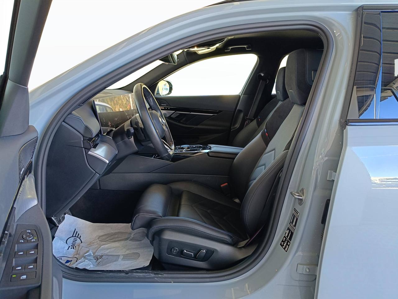 BMW Serie 5 G61 2024 Touring - 520d Touring 48V xdrive MSport Pro auto