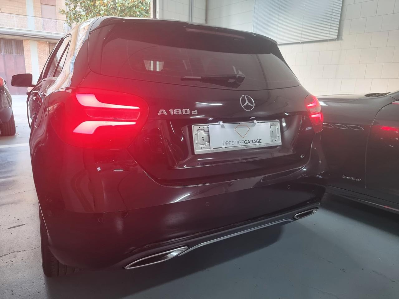 Mercedes-benz A 180 A 180 d Sport LED NAV PDC 2017