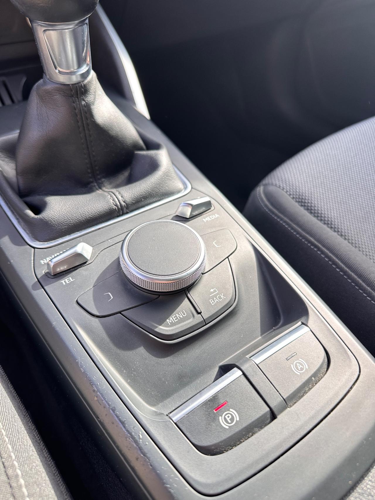 Audi Q2 1.6 TDI Sport-2018 LED/17"/NAVI