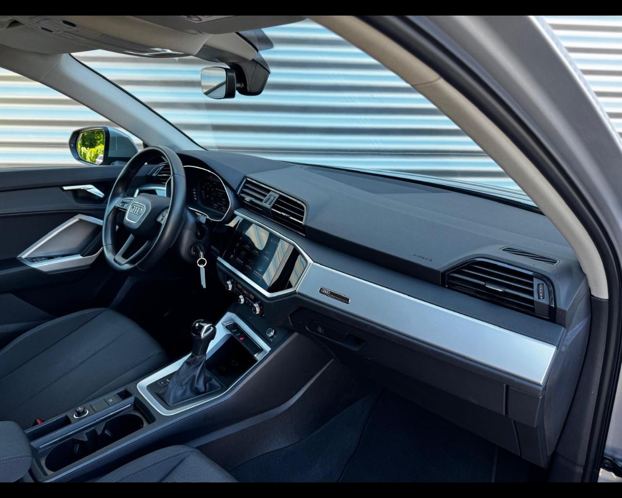 AUDI Q3 35 TFSI MHEV S-TRONIC BUSINESS ADVANCED