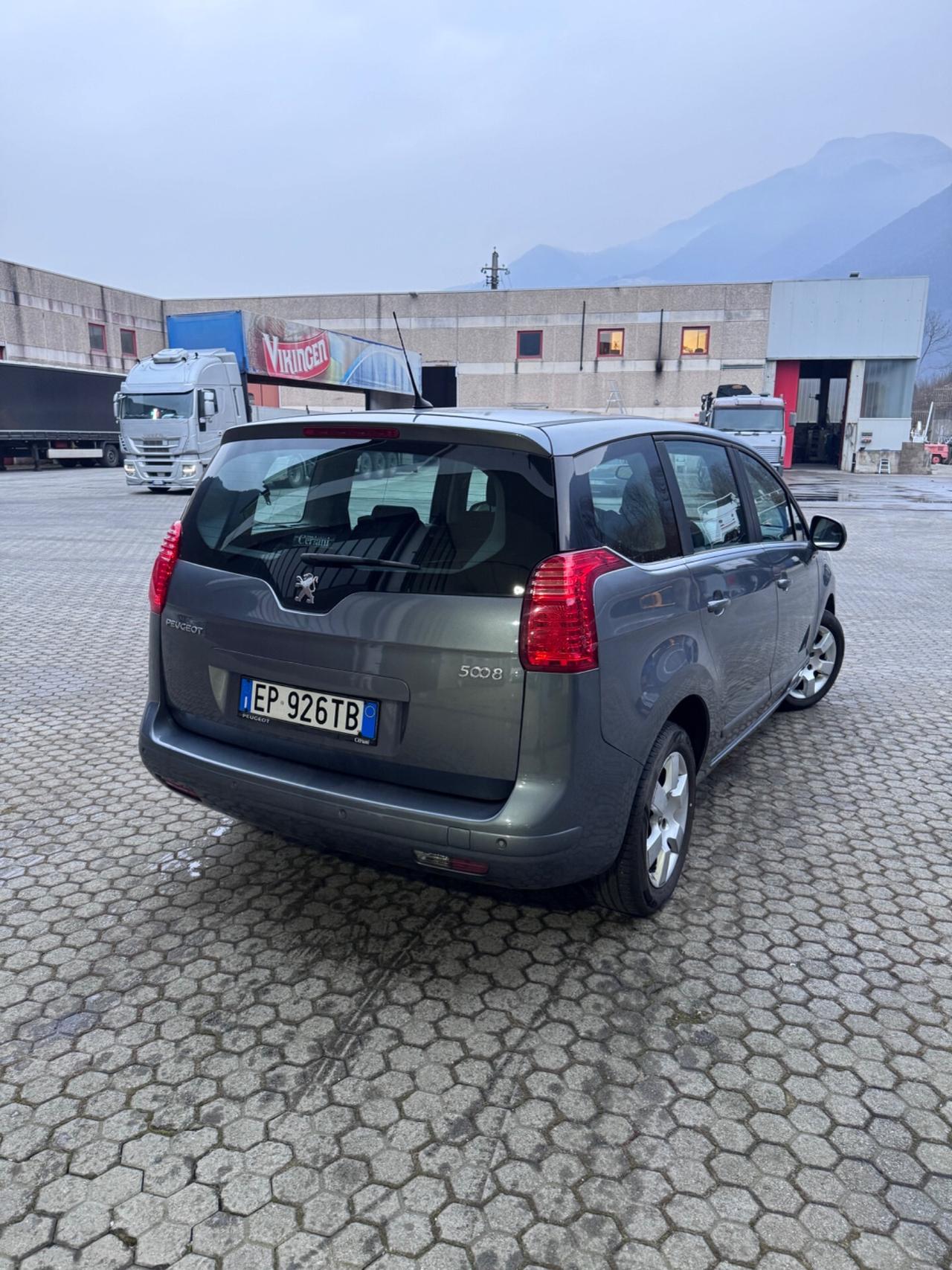 Peugeot 5008 1.6 HDi 112CV Business