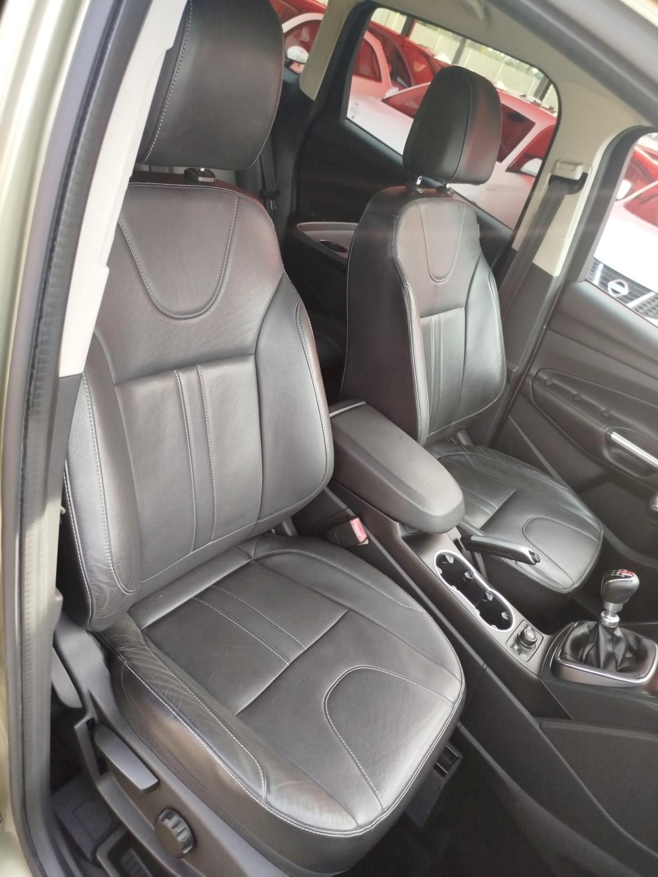 Ford Kuga 2.0 TDCI 140 CV 4WD Titanium