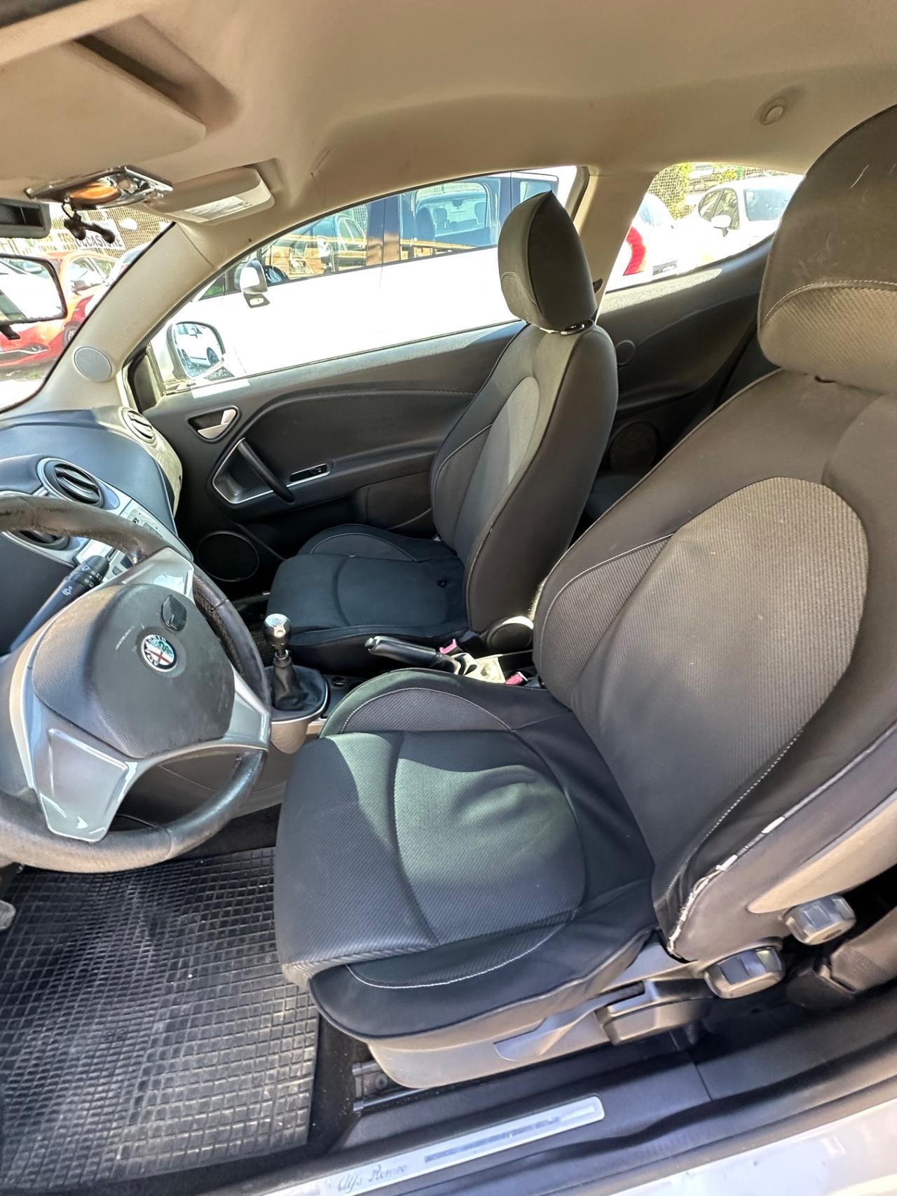 Alfa Romeo MiTo 1.6 JTDm 16V Distinctive Sport Pack