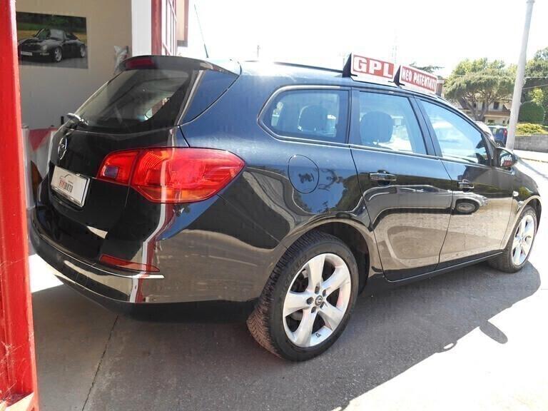 Opel Astra 1.4 Turbo 140CV Sports Tourer GPL Tech Elective