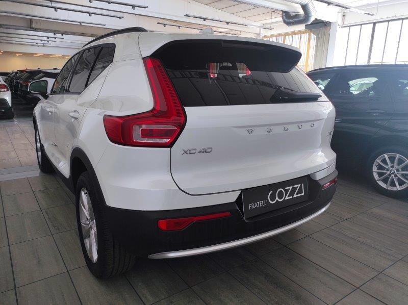 VOLVO XC40 (2017-->) - XC40 B3 automatico Essential