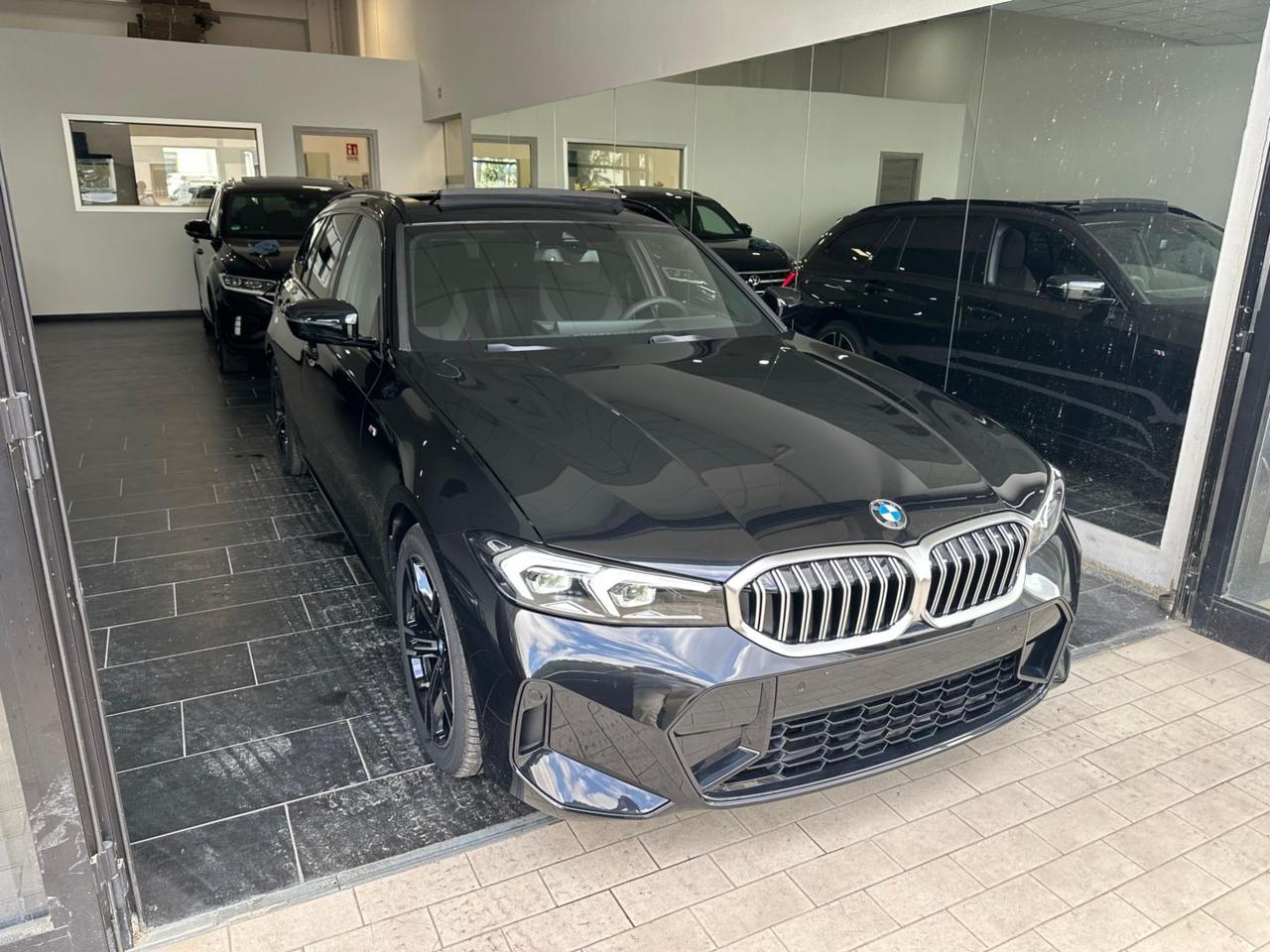 BMW Serie 3 Touring XDrive M-Sport Tetto Navi C.Lega19" PDC MSport M