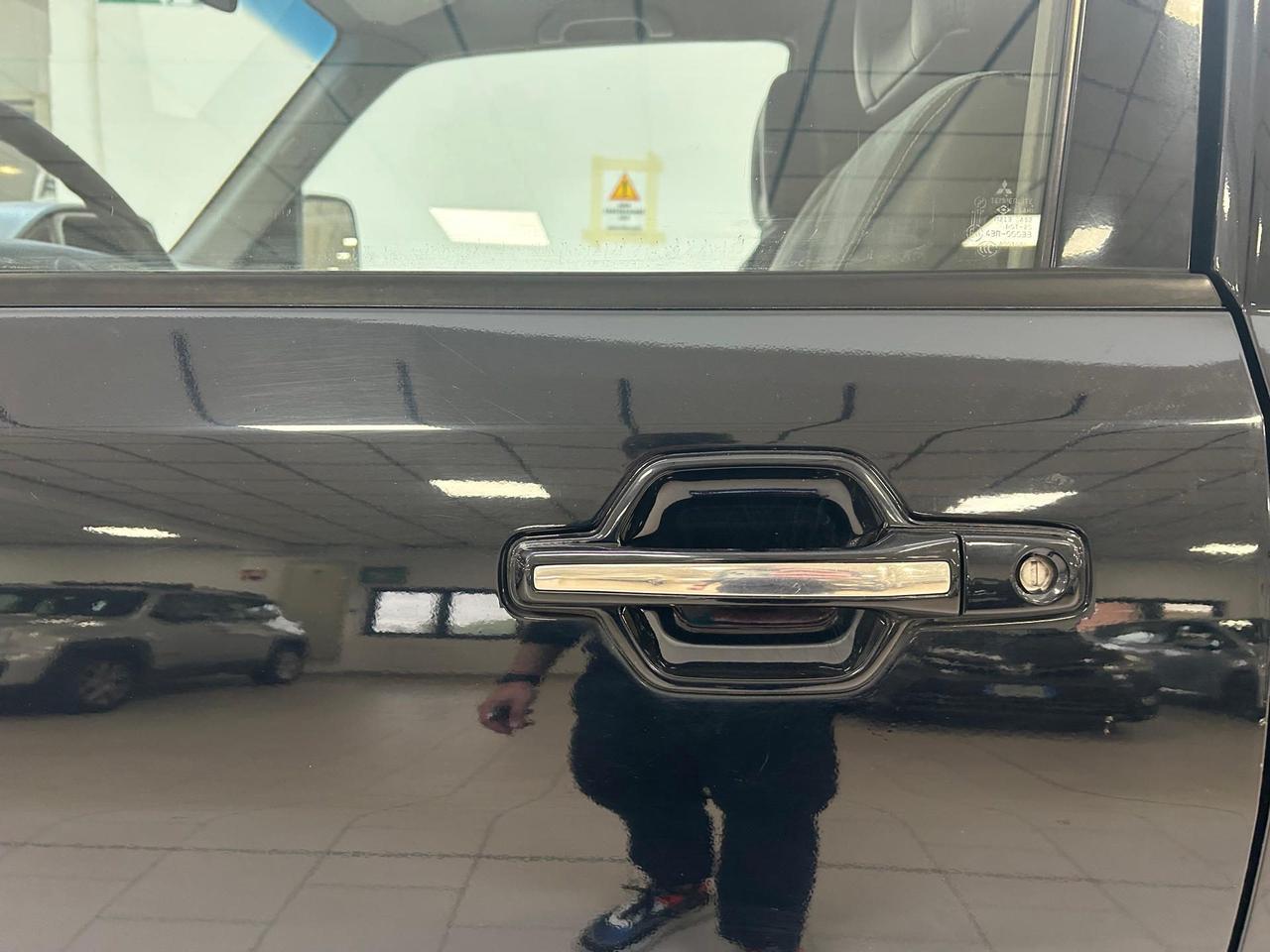 Mitsubishi Pajero 3p 3.2 tdi 16v di-d Invite