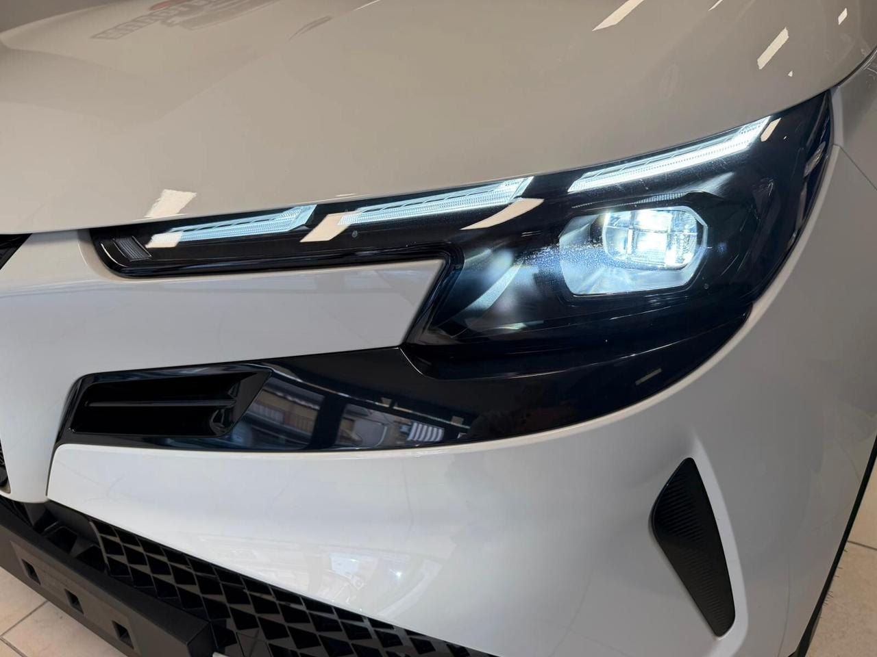 Alfa Romeo Junior 1.2 145 CV Hybrid eDCT6 RATE DA 260 AL MES