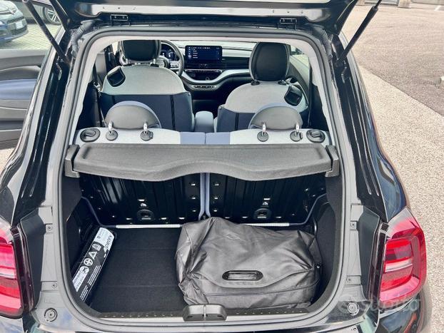 FIAT 500e Icon Berlina 42 kWh / BATTERIA GRANDE