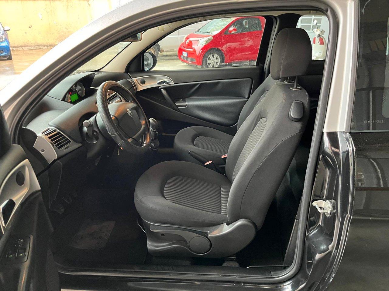 Lancia Ypsilon 3 Porte Ypsilon 1.2 8v Argento