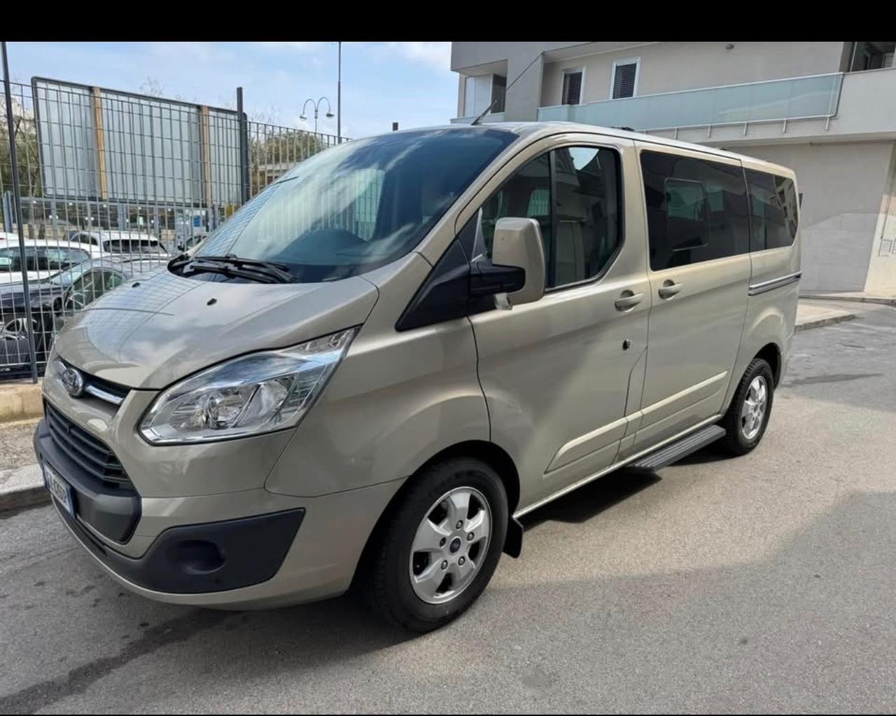 Ford Tourneo Custom 300 2.2 TDCi 155CV PL Titanium