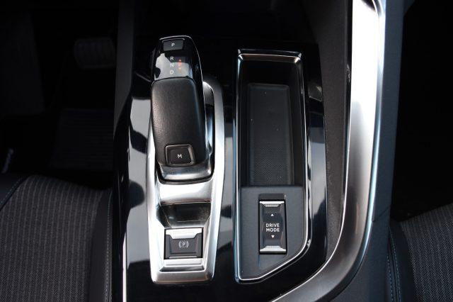PEUGEOT 3008 BlueHDi 130 S&S EAT8 Allure