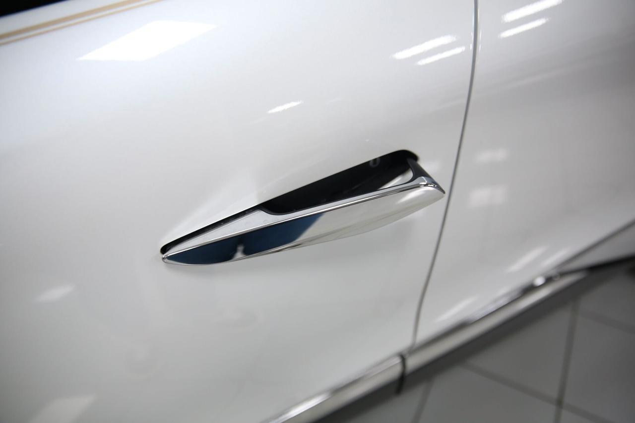 DS4 4 BlueHDi 130 cv Étoile Alcantara auto