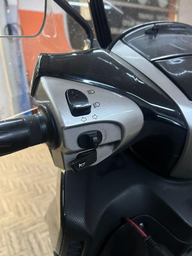 YAMAHA Xenter 150 SCOOTER RUOTE ALTE