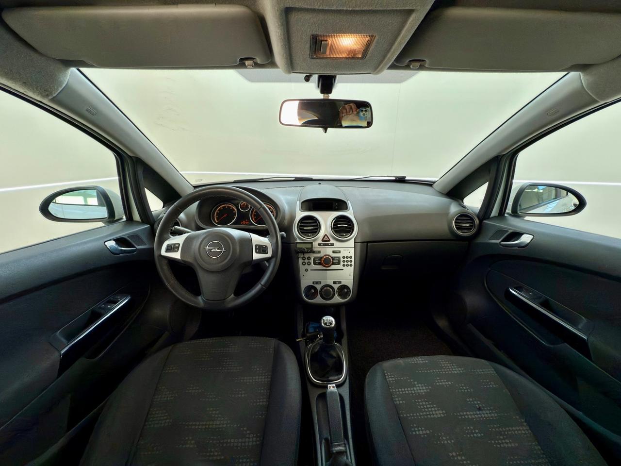 Opel Corsa 1.2 BENZ/GPL 2011