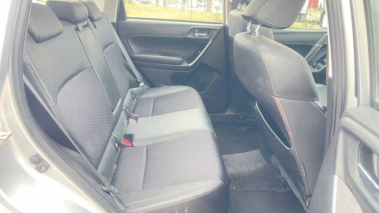 Subaru Forester 2.0i Style lineartronic