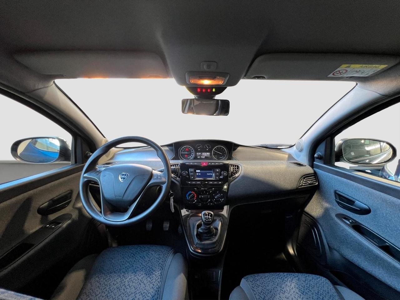 Lancia Ypsilon 1.0 FireFly 5 porte S&S Hybrid Ecochic Silver