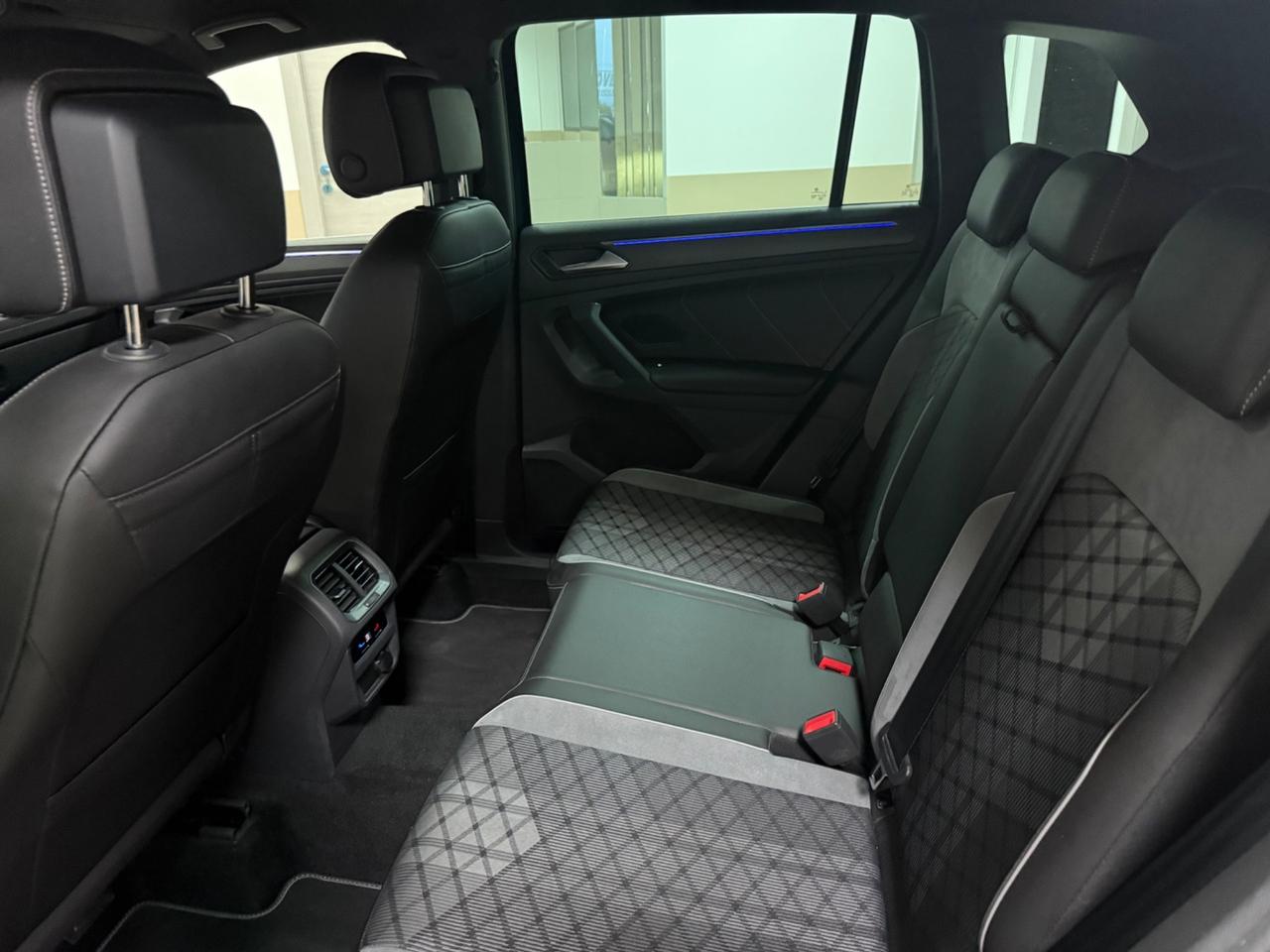 Volkswagen Tiguan 2.0 TDI 150 CV SCR DSG R-Line
