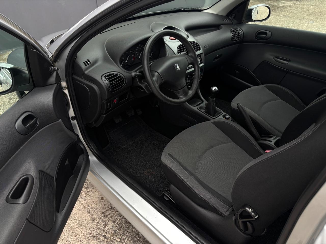 Peugeot 206 1.4 benzina. Neopatentati. Garanzia