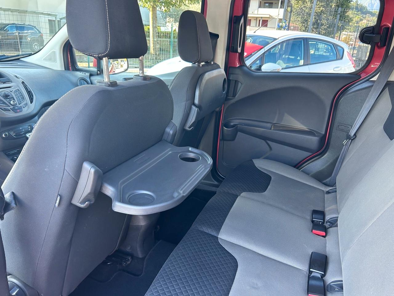 Ford Tourneo Courier 1.5 TDCI 75 CV