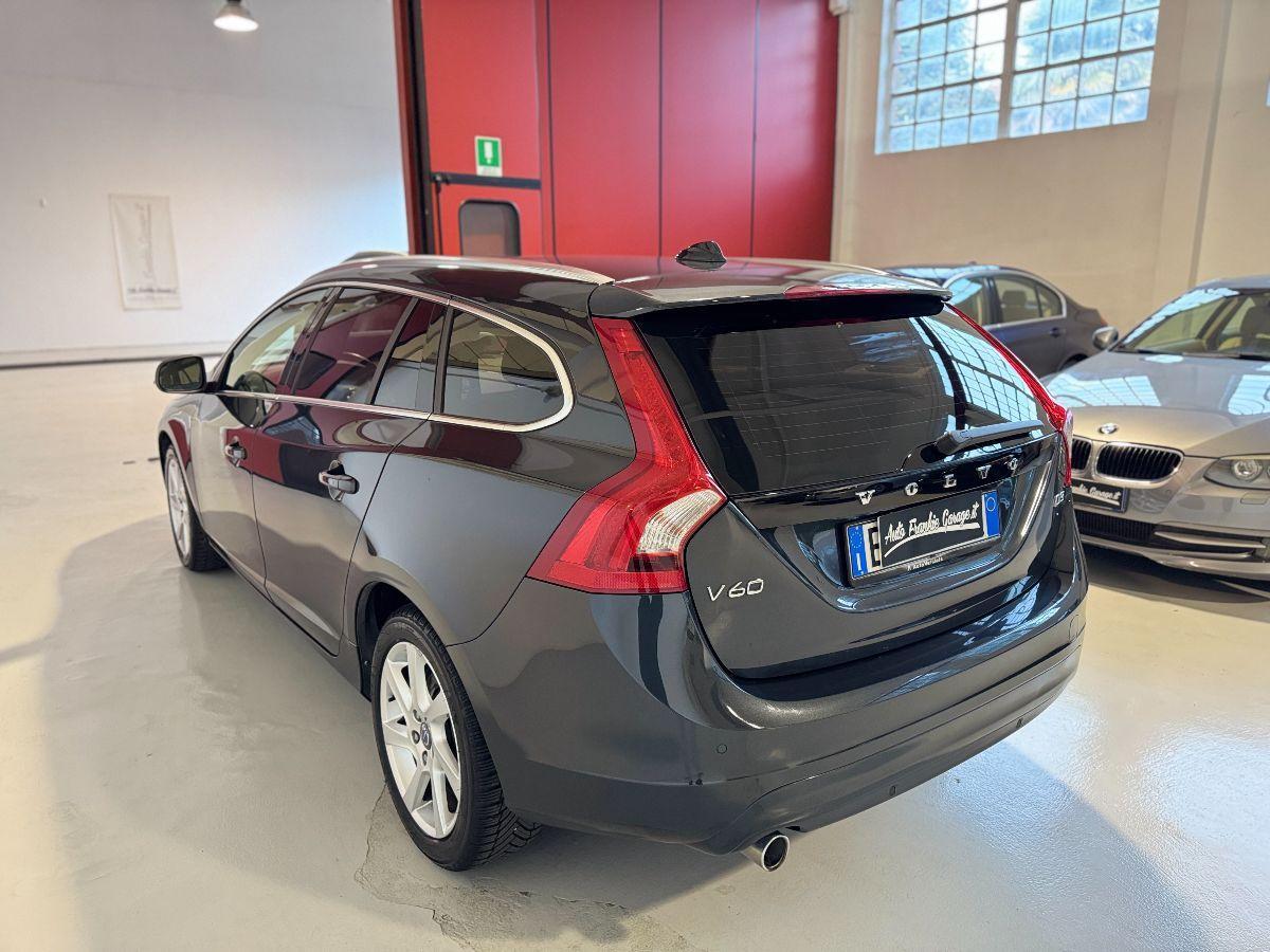 VOLVO - V60 - D3 Geartronic Summum