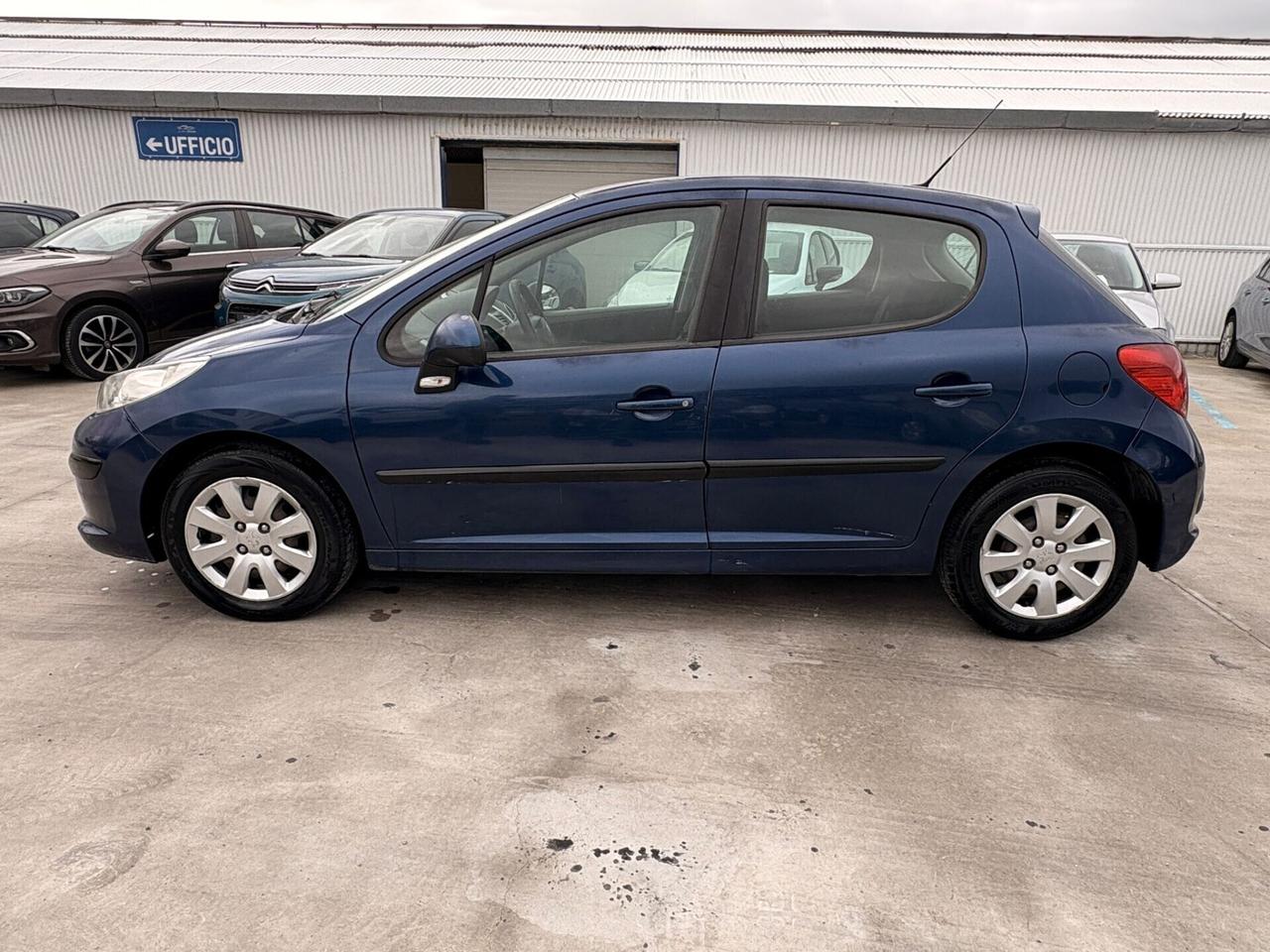 Peugeot 207 1.4 HDi 70CV 5p. XT