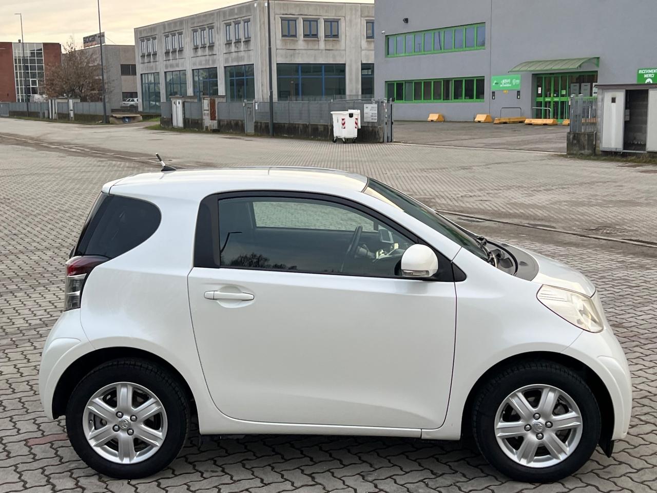 Toyota iQ 1.0 Sol