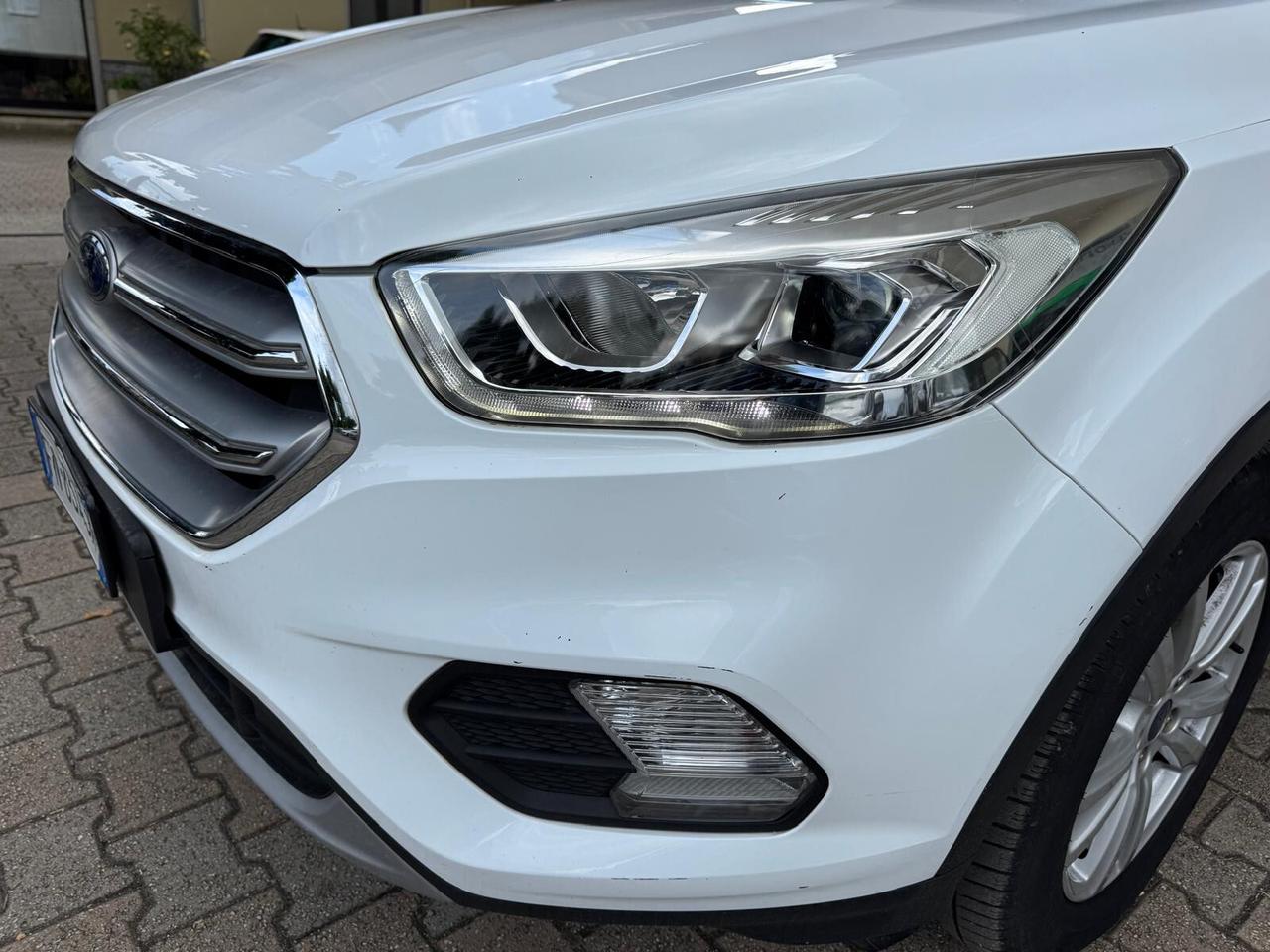 Ford Kuga 1.5 TDCI 120 CV S&S 2WD Powershift Business