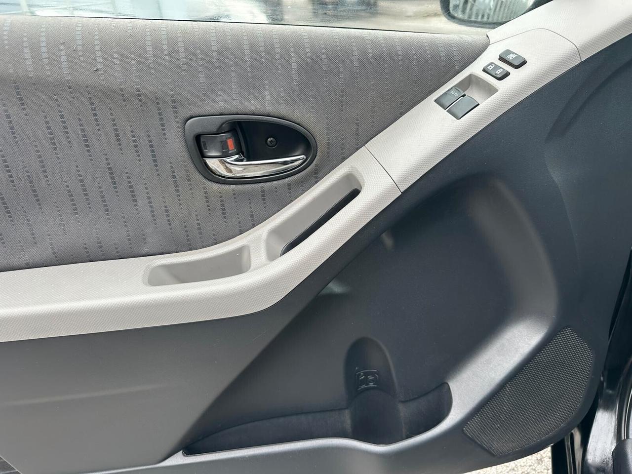 Toyota Yaris 1.4 D-4D 5 porte Sol SOLI 60.000 KM REALI PARI AL NUOVO!!!