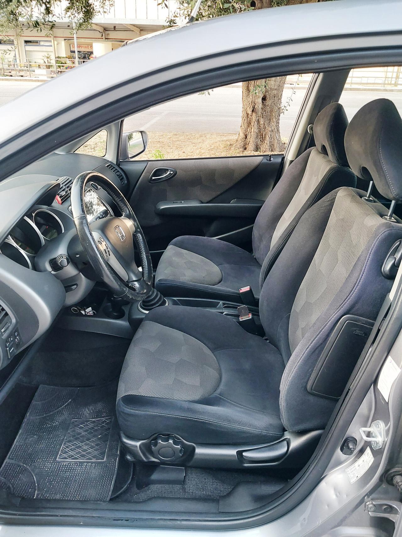 HONDA JAZZ 1.4 i-DSi 5P. GRAPH 11-2004
