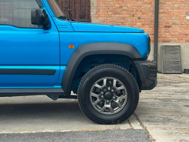 Suzuki Jimny 1.5 5MT Top