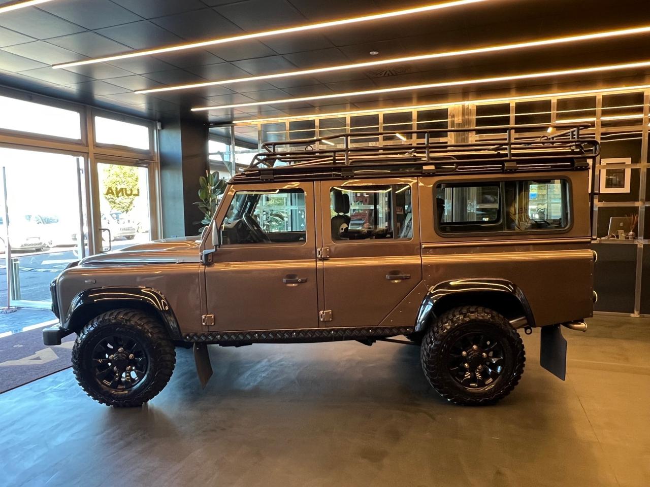 Land Rover Defender 110 2.4 TD4 S.W. Limited Edition Nara Bronze