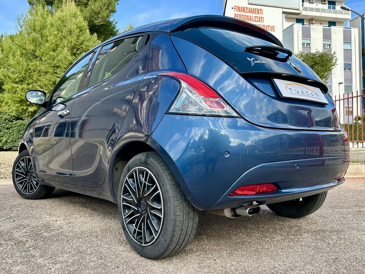 Lancia Ypsilon 1.2 LPG Silver #3931